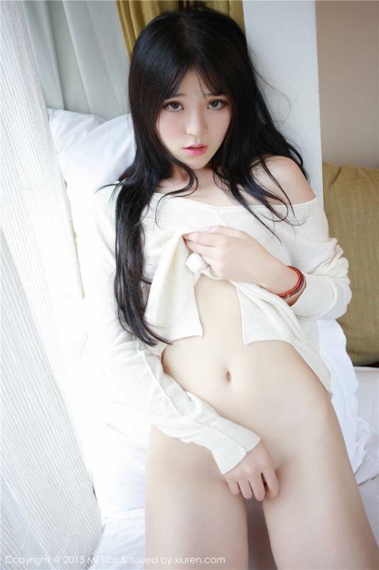 养眼嫩模伊小七闺房丰乳肥臀诱惑写真