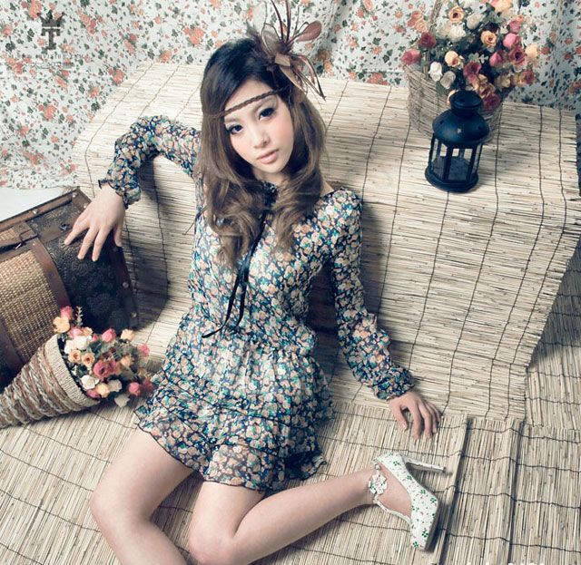 大胸萌妹子比基尼妩媚私房照