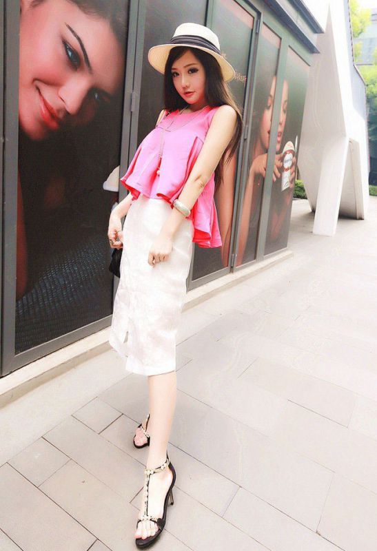时尚清纯美女街拍高清写真