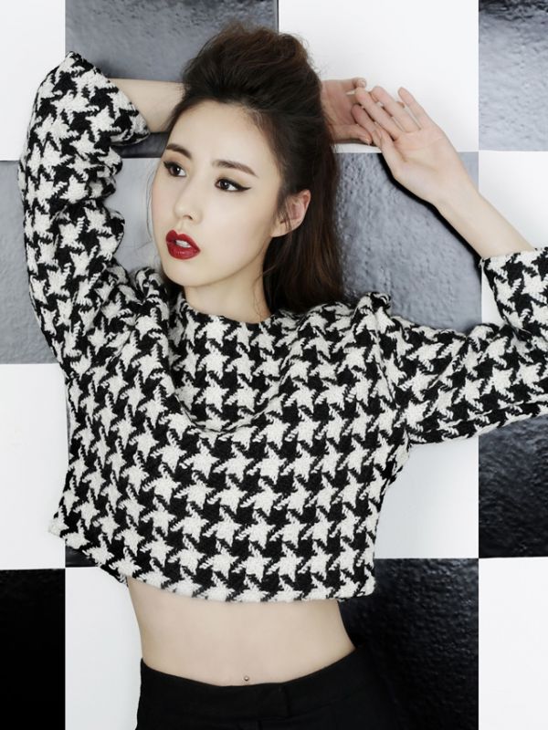 韩国美女简美妍时尚写真大片