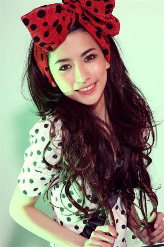 清纯少女夏日迷人图片