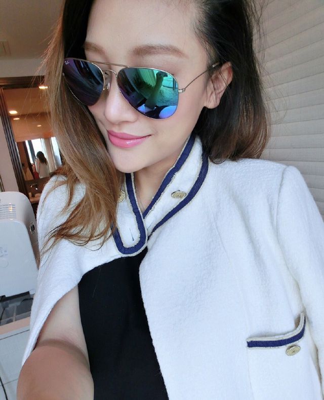 美女模特徐茜儿性感自拍照