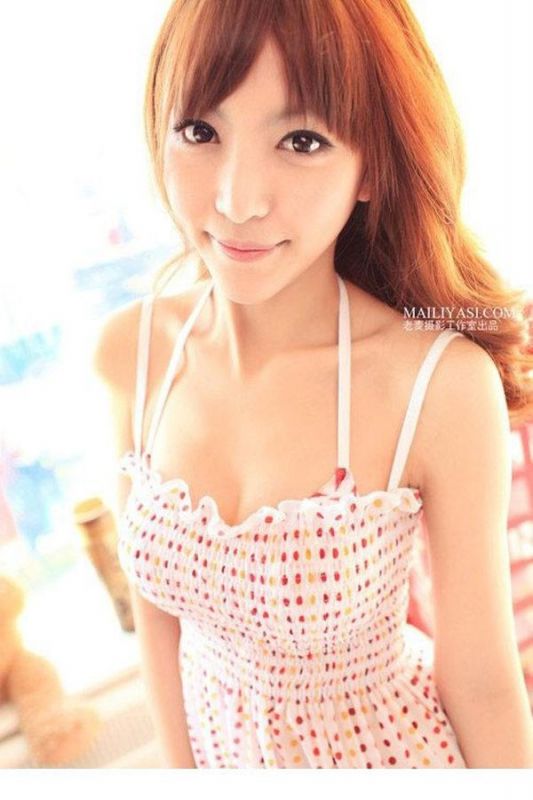 90后性感美女马樱侨妖娆比基尼私房写真