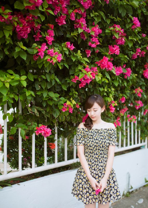 小清新美女唯美迷人街拍