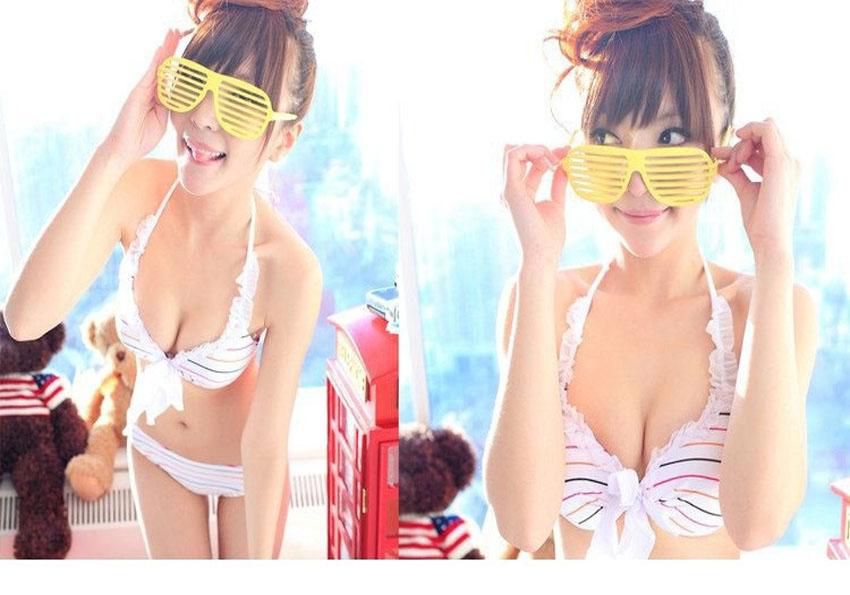 90后性感美女马樱侨妖娆比基尼私房写真