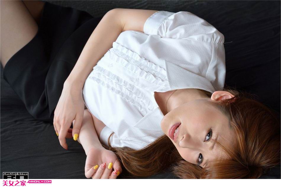 OL制服丝袜美眉高清写真