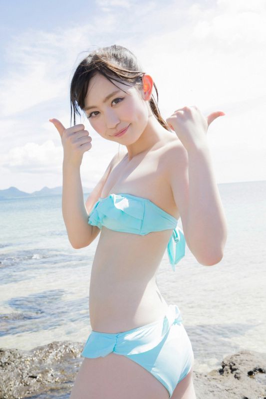 日本性感美女户外比基尼诱惑
