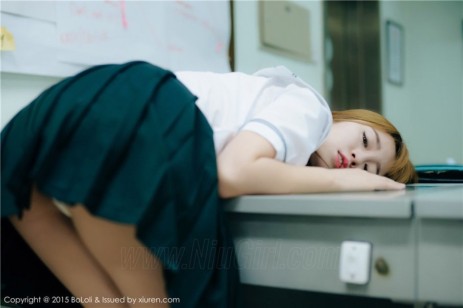 学生装美女王语纯室内清纯唯美写真照