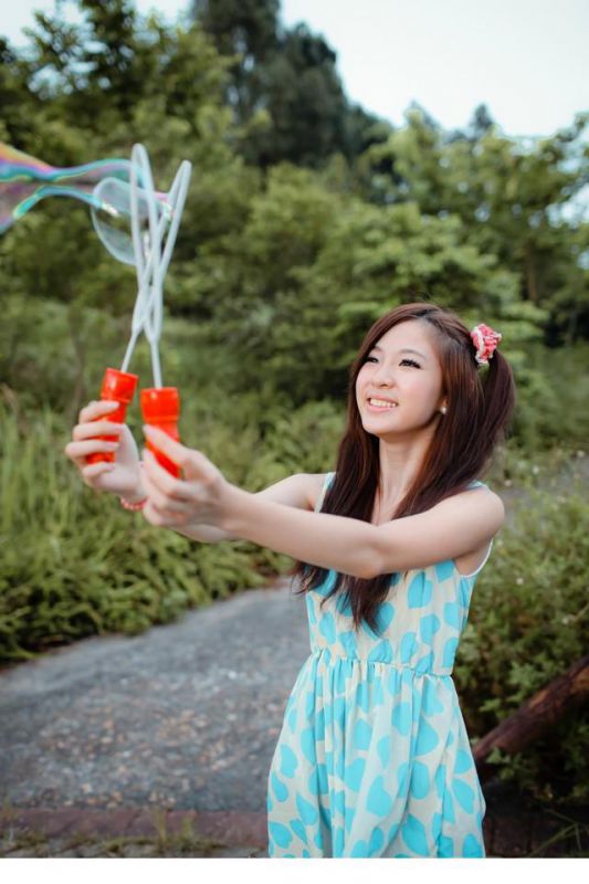 清纯美女唯美户外写真