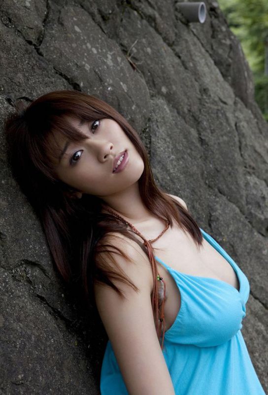 日本萝莉原干惠迷人爆乳写真