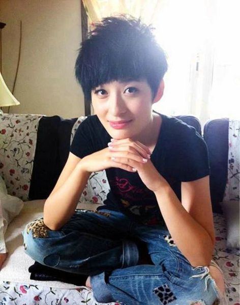 非主流女生曾轶可个性写真照