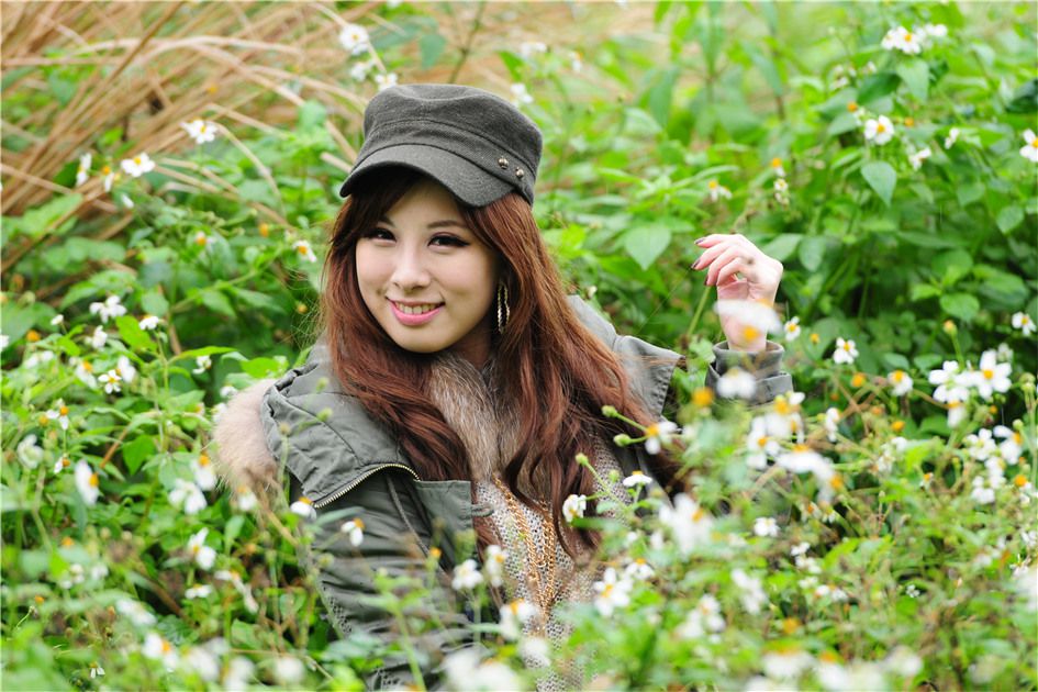 清纯校花秋日户外唯美写照