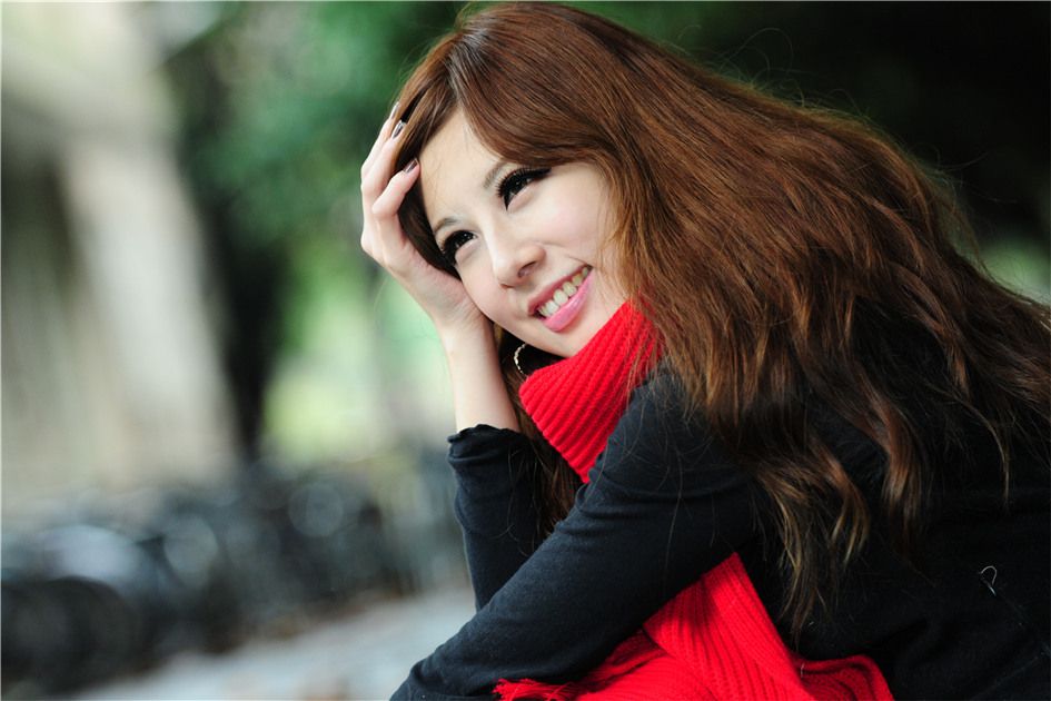 清纯校花秋日户外唯美写照