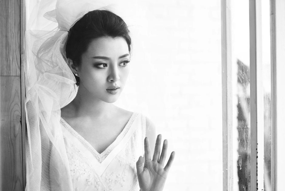 余薇薇海边白色婚纱唯美写真集