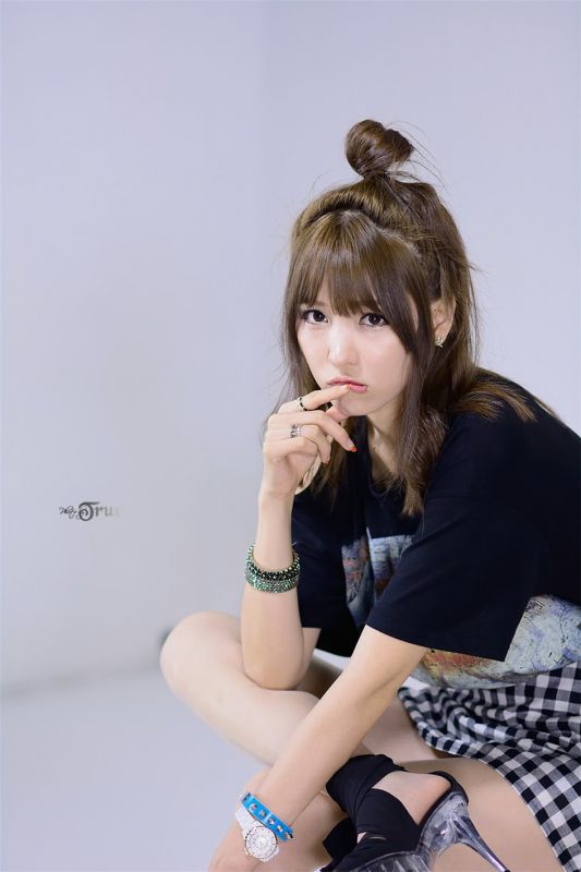 韩国车模李恩慧性感可爱写真