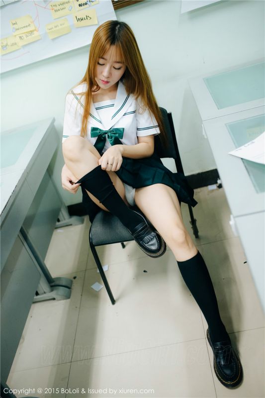 学生装美女王语纯室内清纯唯美写真照