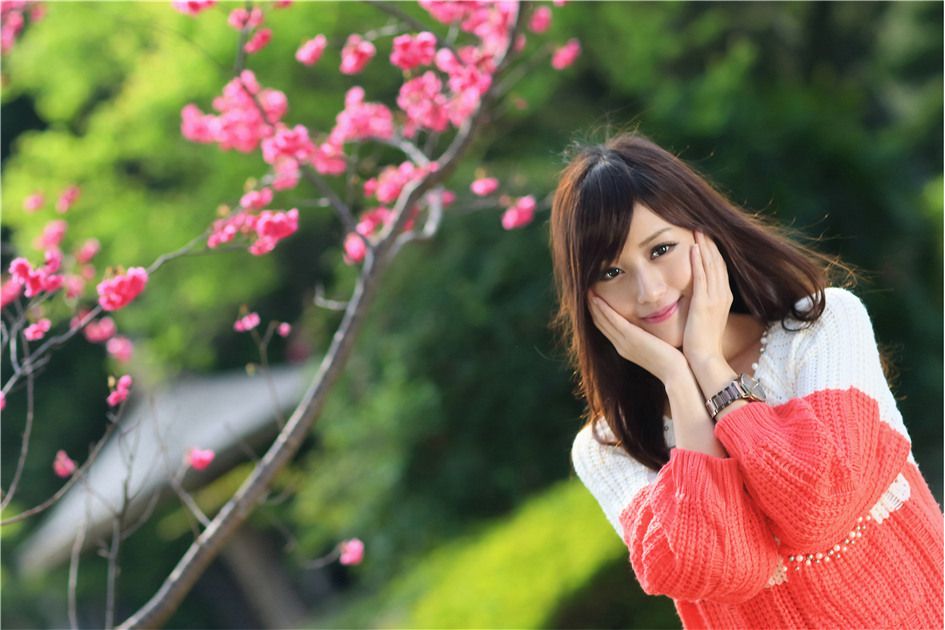 90后清纯美女初秋户外迷人写真
