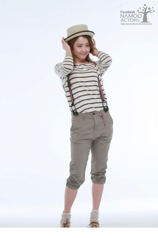 韩星文根英卖萌广告写真