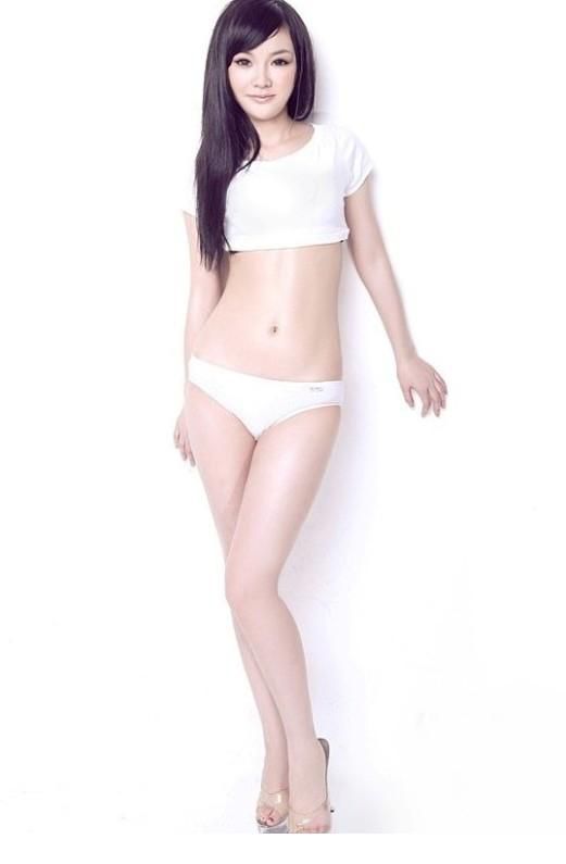 乞丐萝莉韩碧瑶性感比基尼写真照