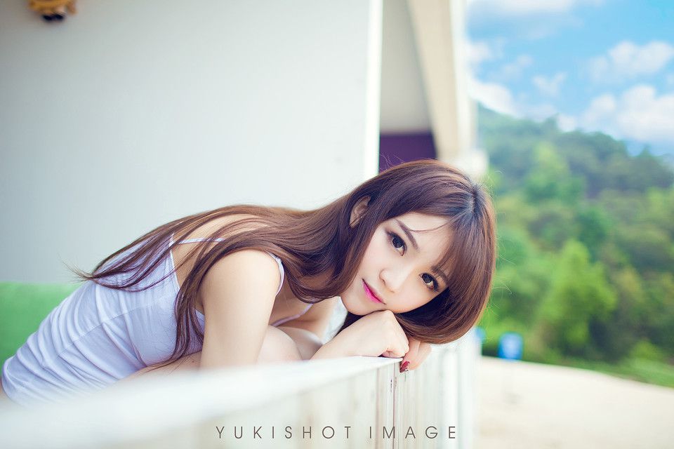 酥胸美女性感私房照