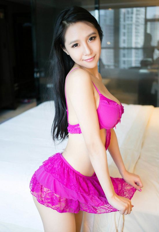 性感粉嫩内衣美女于大小姐私房诱惑写真