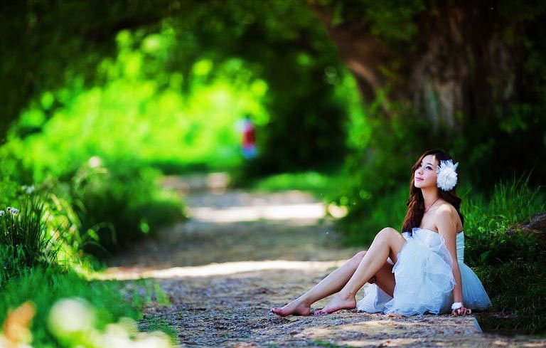 韩国美女尹惠熙户外迷人写真