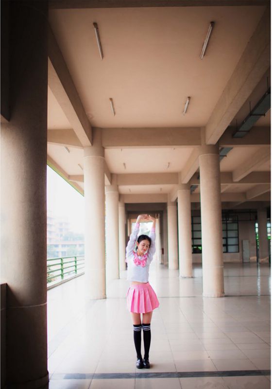 清纯校花阿能古水手服迷人写真