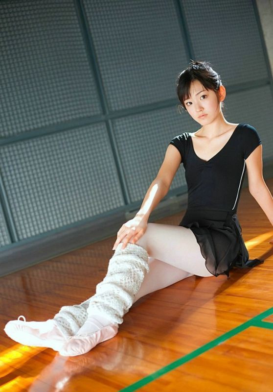 日本90后美女舞蹈室香汗淋漓