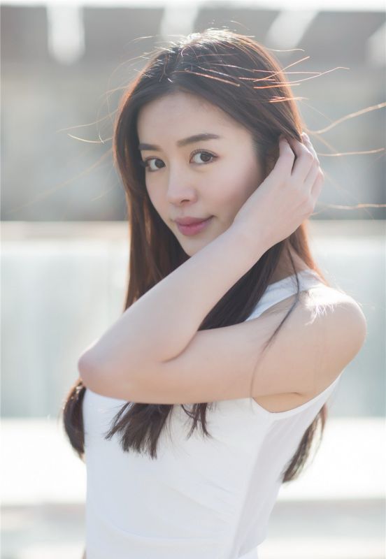 性感女星赵多娜玩转清纯诱惑