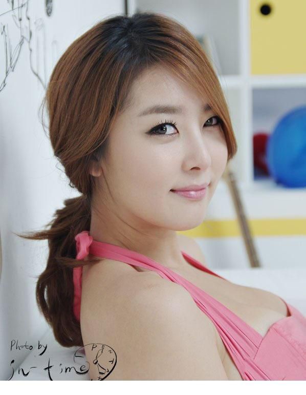 韩国嫩模李舒情一笑倾城