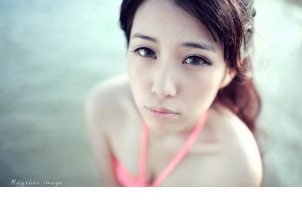 海边比基尼美女性感写真