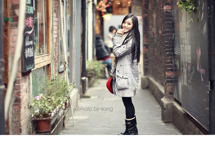 气质美女街头写真大图