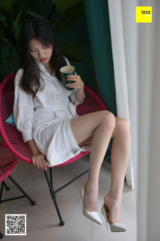 《七七的仙女白裙》丝袜美腿写真套图