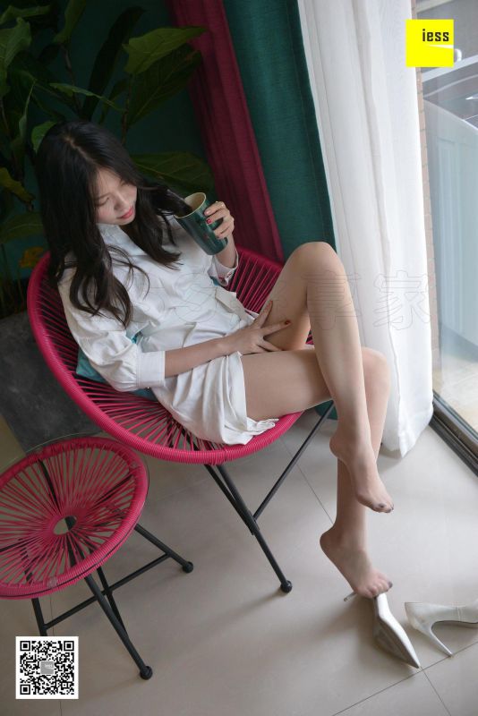 《七七的仙女白裙》丝袜美腿写真套图