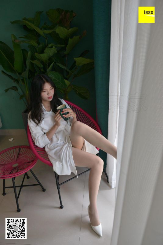 《七七的仙女白裙》丝袜美腿写真套图