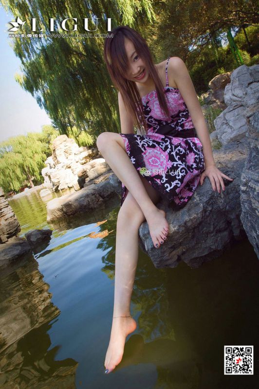 腿模璐璐 丝袜美脚写真