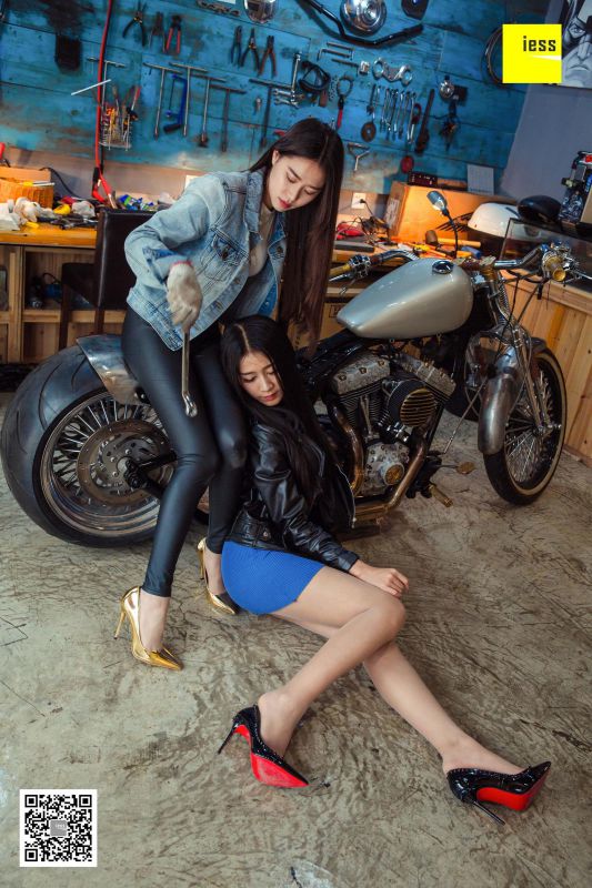 佳佳 《典藏级机车之恋》 丝足写真套图