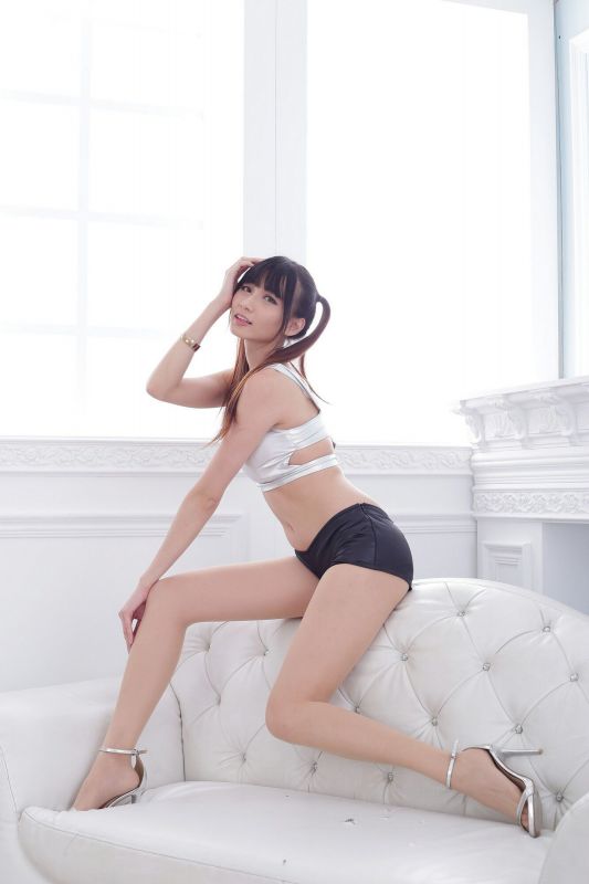 蔡译心 - 超短热裤系列 写真套图