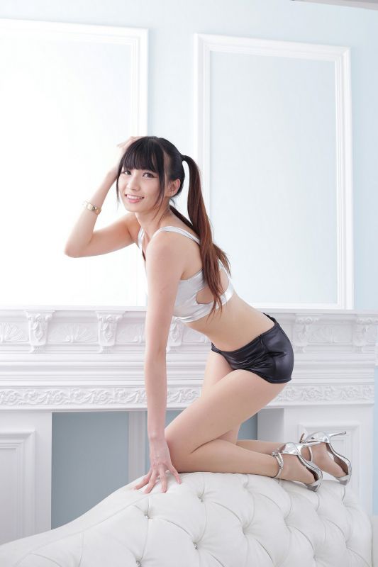 蔡译心 - 超短热裤系列 写真套图