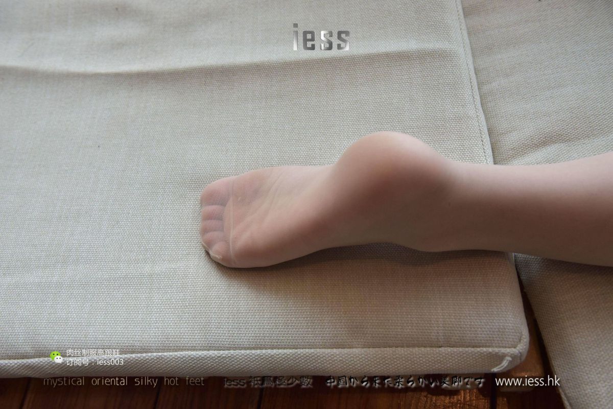 疏影 《午后咖啡馆小憩》
