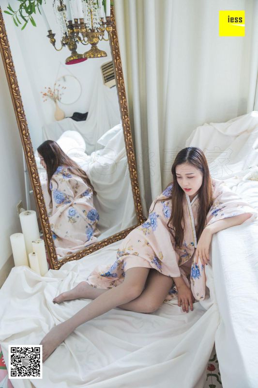 模特 九妹《九妹和服灰丝》美腿丝足写真