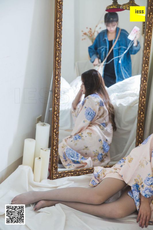 模特 九妹《九妹和服灰丝》美腿丝足写真