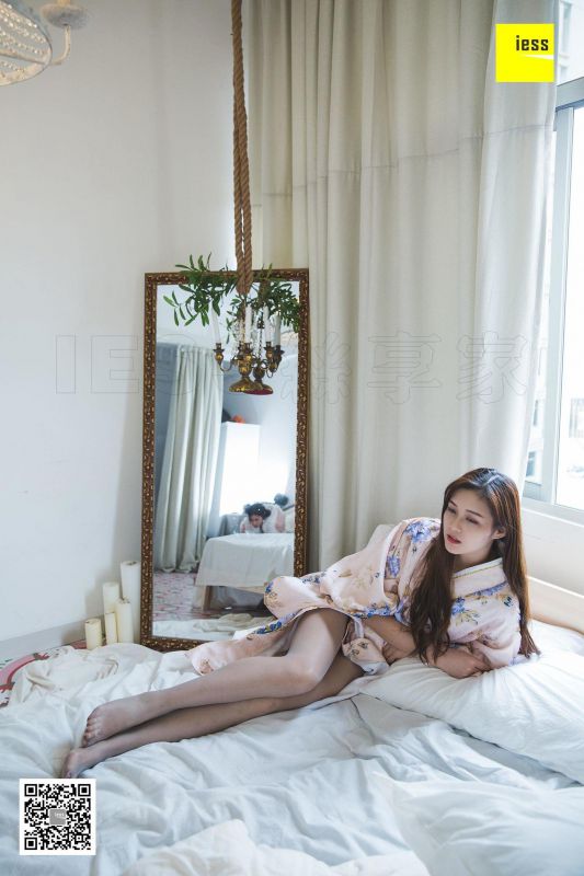 模特 九妹《九妹和服灰丝》美腿丝足写真