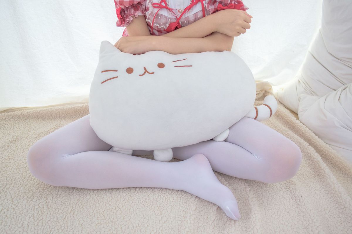 红色格子裙白丝MM 萝莉丝袜写真套图