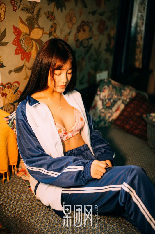 学生妹妹的校服风情 写真套图