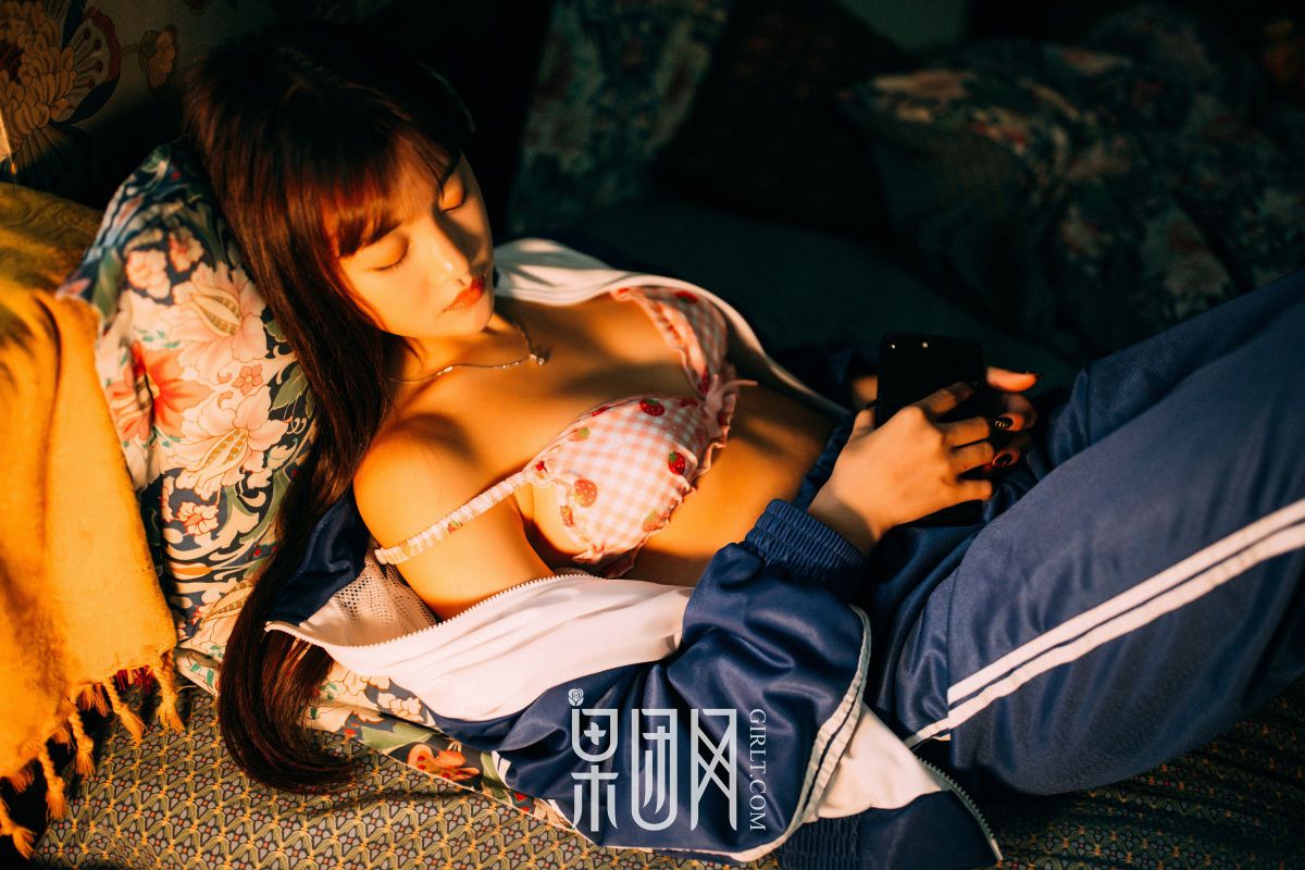 学生妹妹的校服风情 写真套图