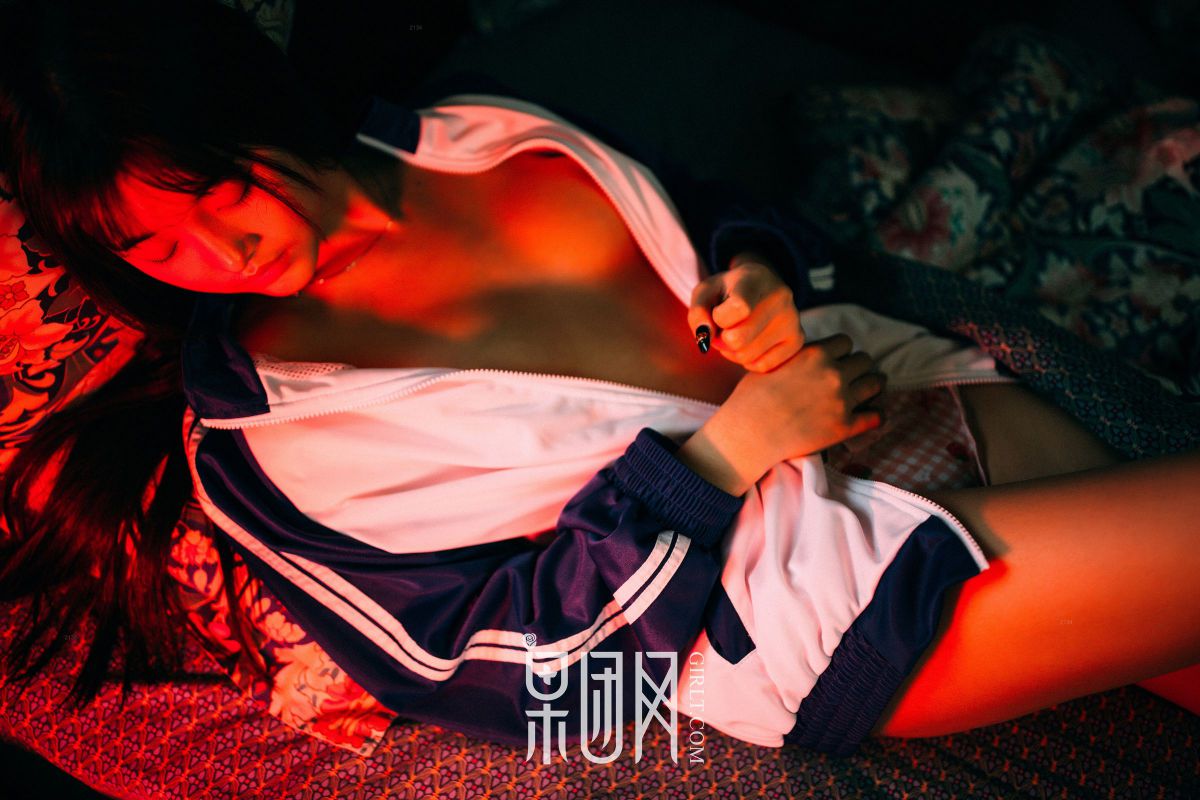 学生妹妹的校服风情 写真套图