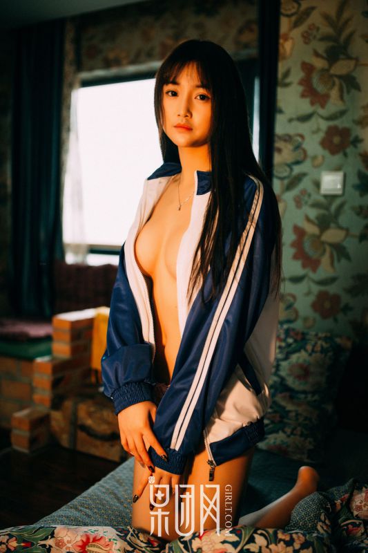 学生妹妹的校服风情 写真套图