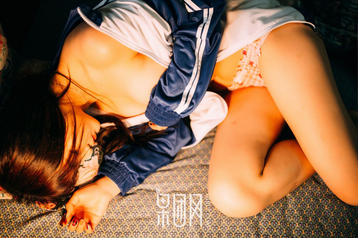 学生妹妹的校服风情 写真套图