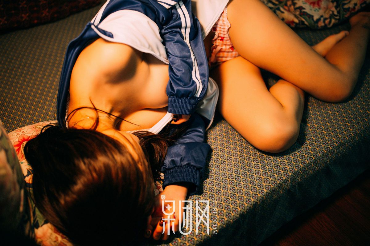 学生妹妹的校服风情 写真套图
